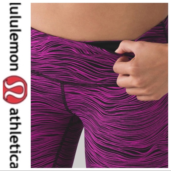 lululemon athletica Pants - 💕SALE Lululemon Pink Black Wunder Under Crop III